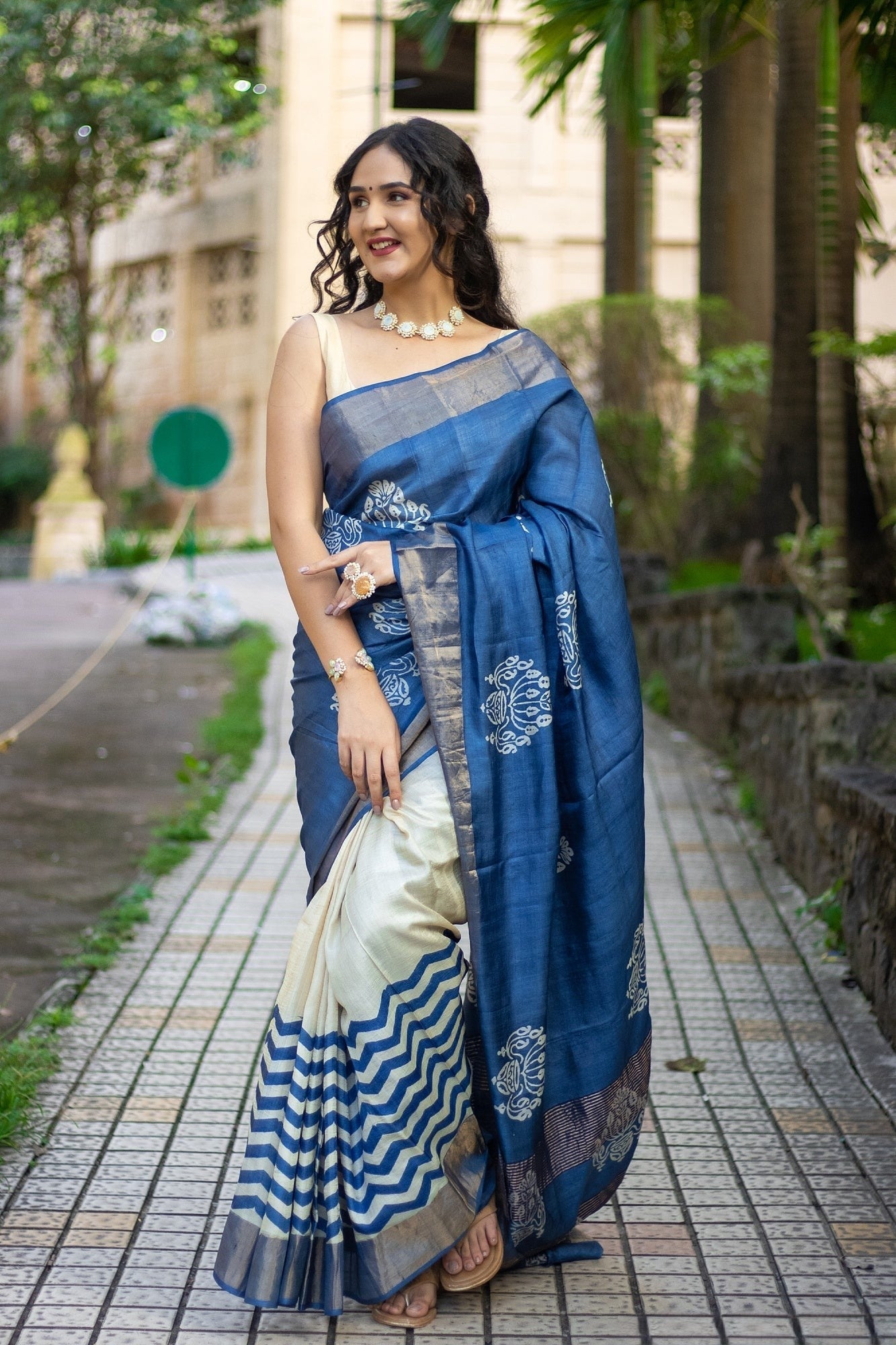 Statement Kalamkari Printed Tussar Silk Saree with Designer Blouse Material
