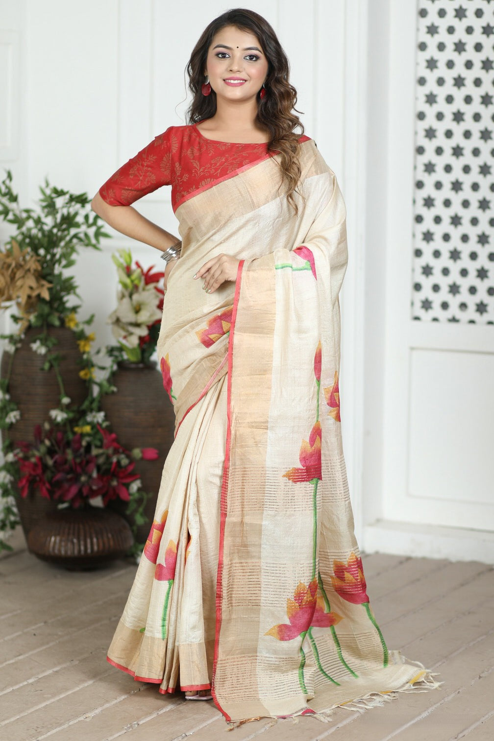 Chic Tussar Silk Saree Featuring Traditional Kalamkari Print And Fancy Blouse