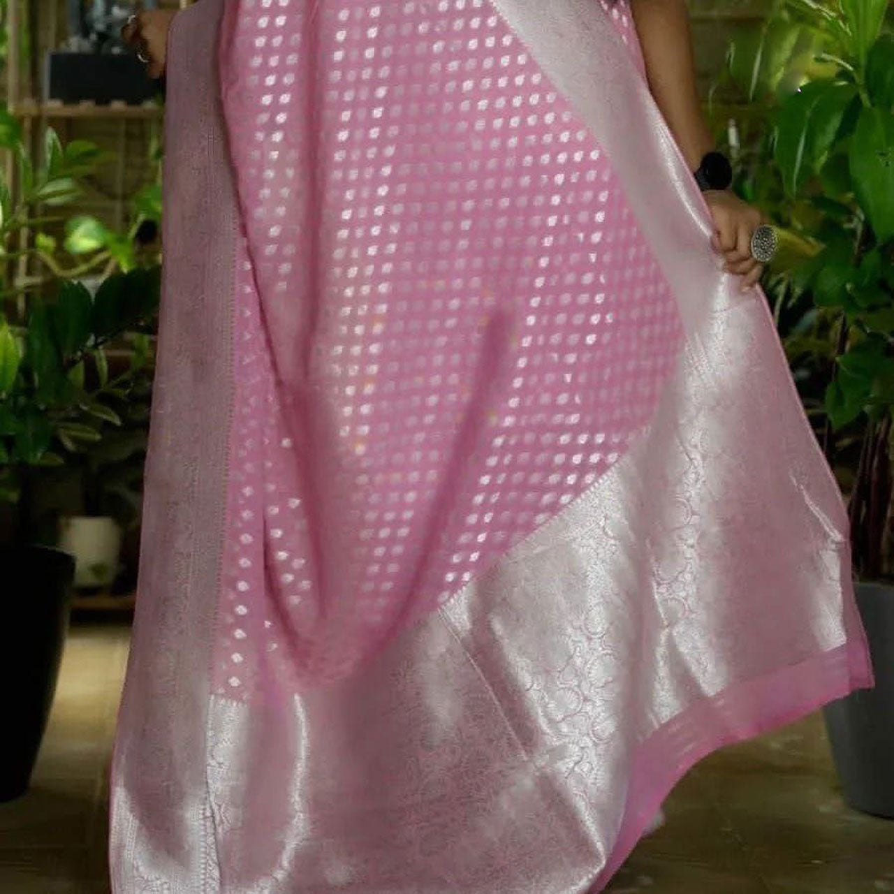 Pink Handloom Georgette Saree Pure Fabric With Blouse Material Included