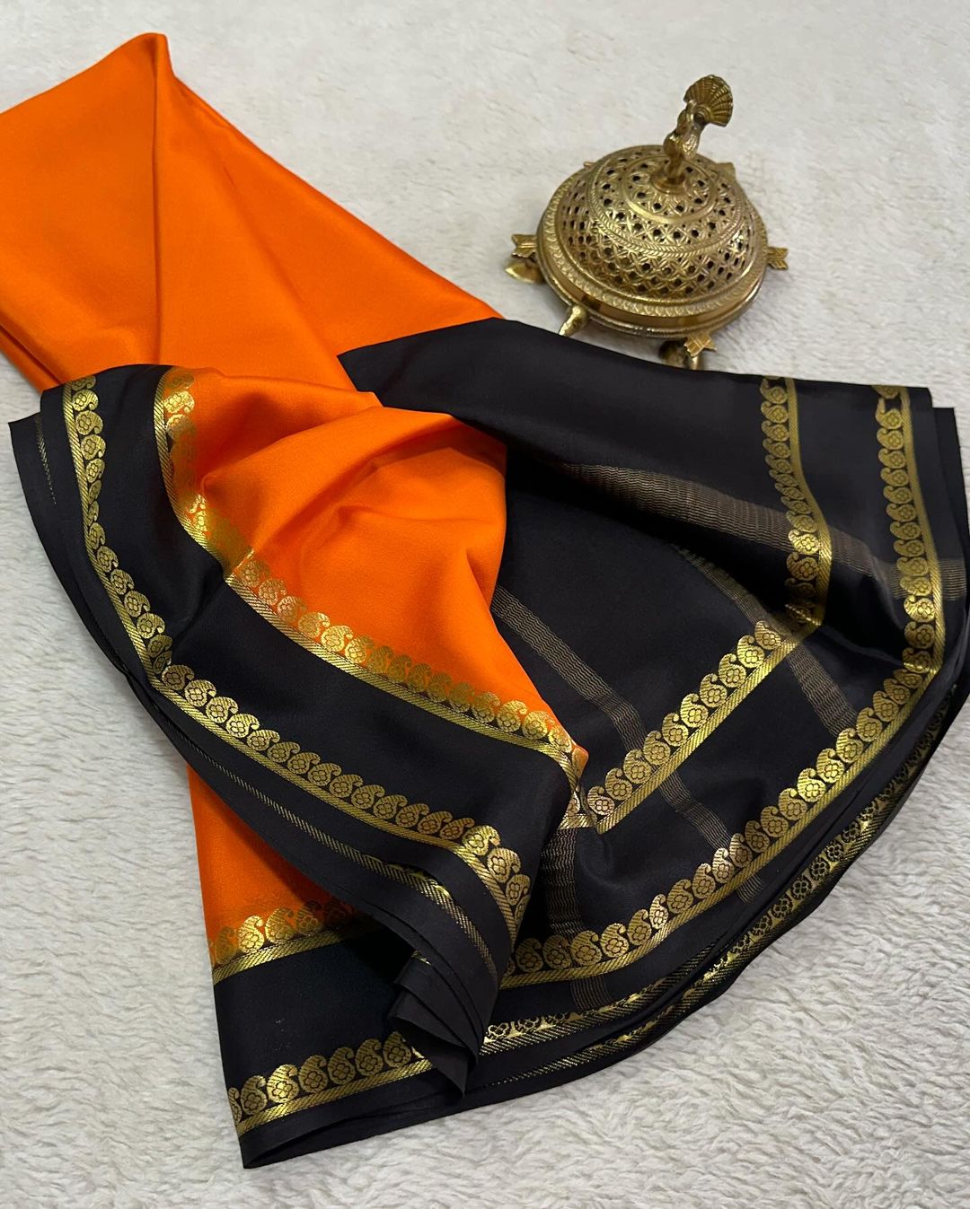 Beautiful Pure Mysore silk sarees having elegant contrast border 😍