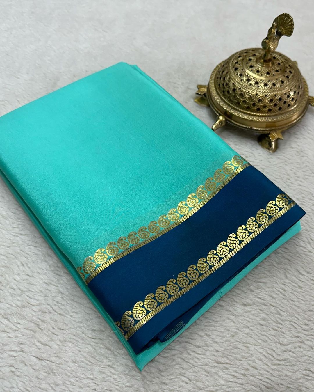 Gorgeous Mysore Soft Silk Saree With Bold Traditional Border Pattern
