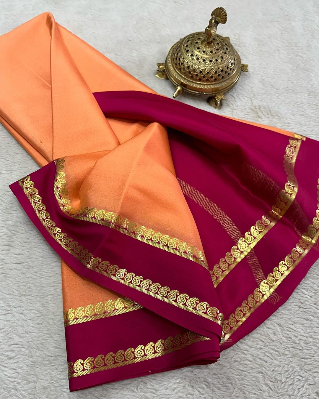 South Indian Pure Mysore Soft Silk Saree With Eye-Catching Border