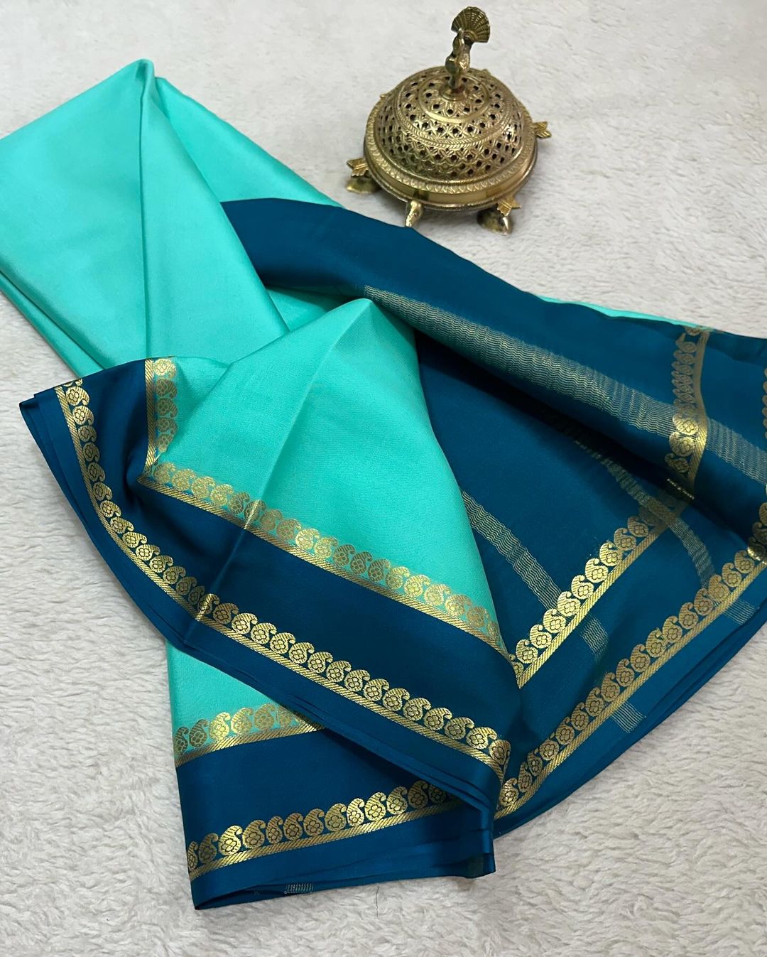 Beautiful Pure Mysore silk sarees having elegant contrast border 😍