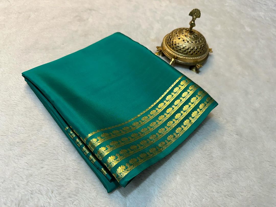 🥰 Exclusive Zari Border Orange   Plain Mysore Silk Saree.🥰