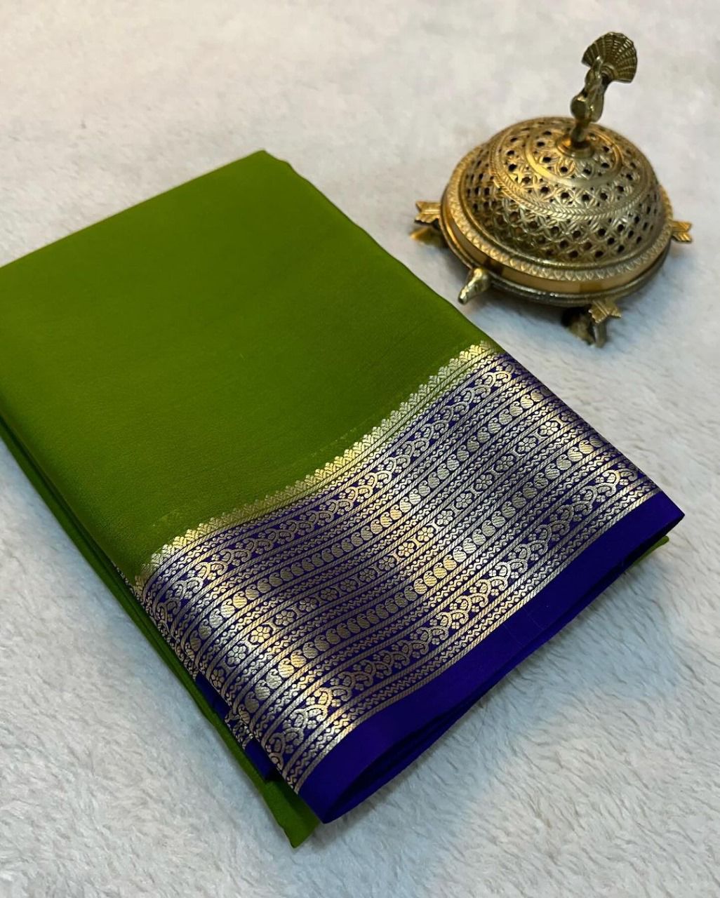 Traditional Indian Mysore Silk Saree With Lustrous Finish And Blouse Material