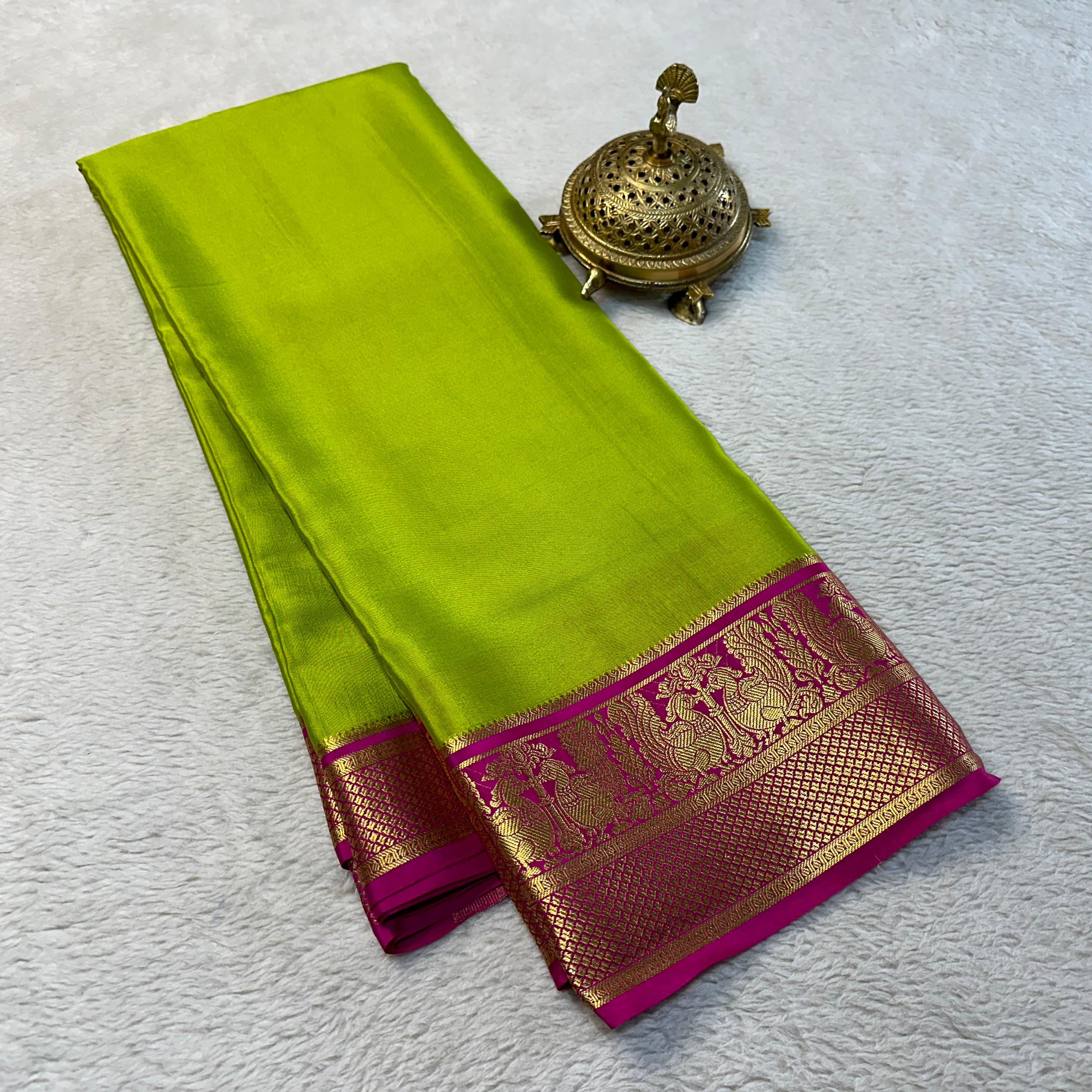 Beautiful Pure Mysore silk sarees having elegant contrast border 😍