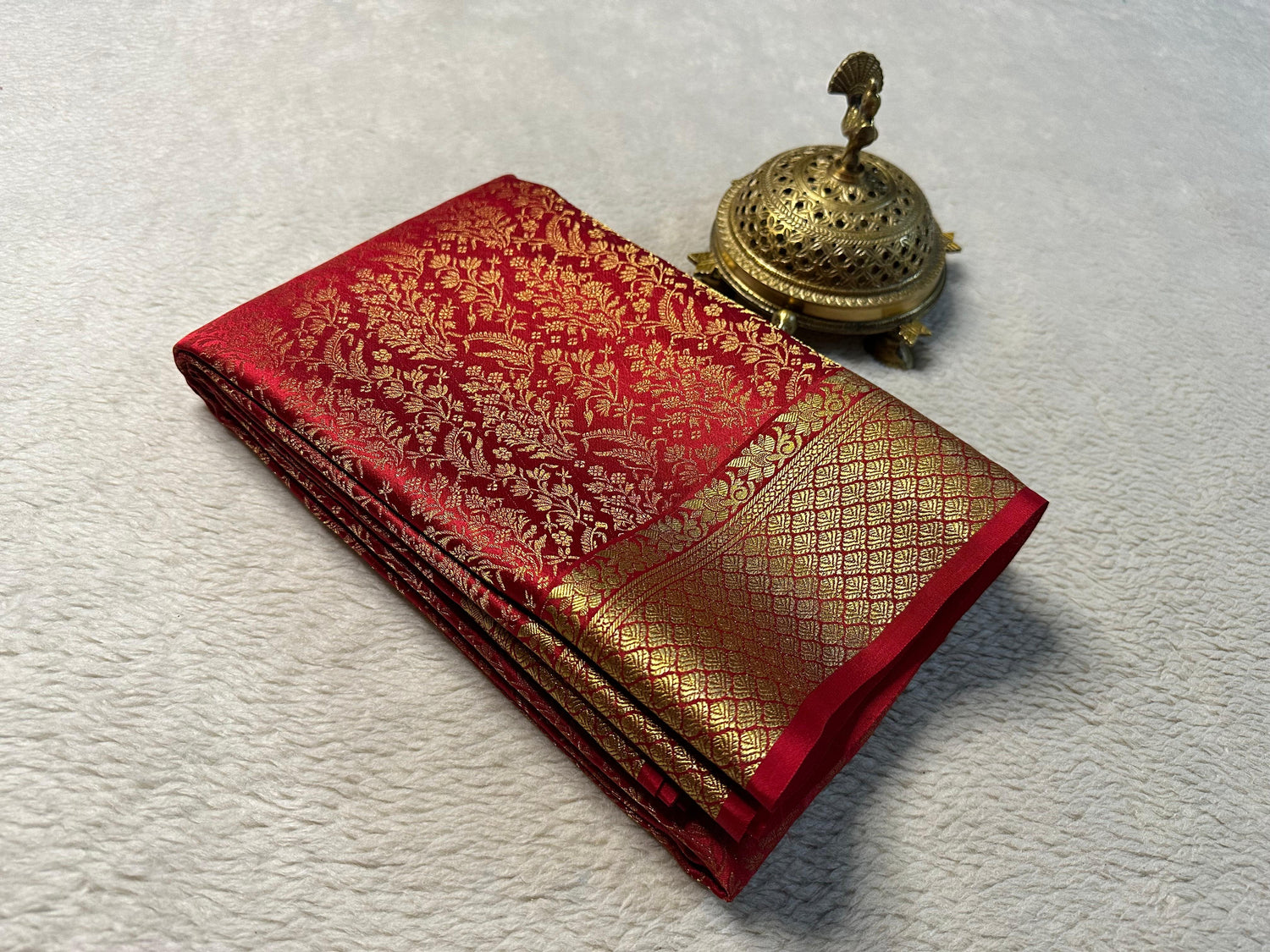 Attractive Traditional Brocade Mysore Silk Zari Weaving Work Saree