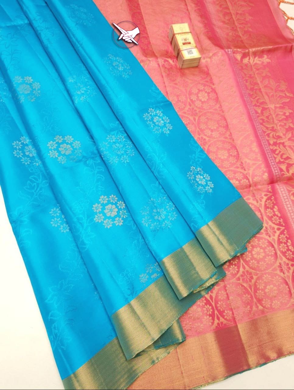 Ethnic Soft Silk Saree With Intricate Zari Weave