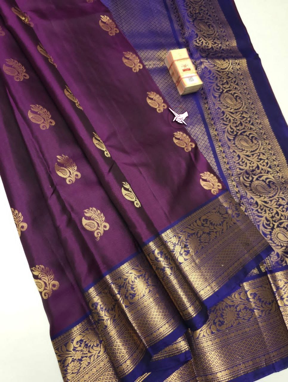 Traditional Style Zari Work Saree In Soft Silk Fabric