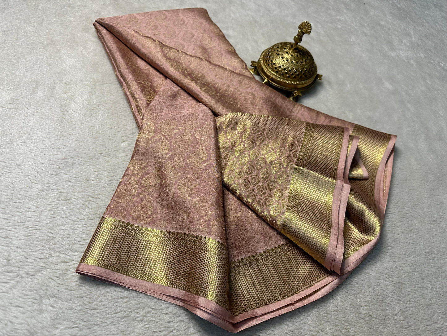 🌸 Brocade Elegance: Mysore Silk Saree ✨