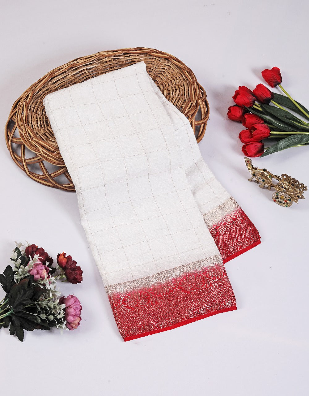 Festive Traditional White Silk Saree Soft Texture With Zari Finish