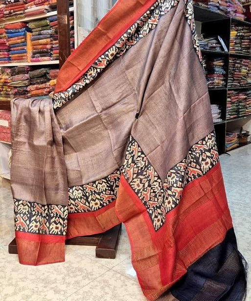Elegant Grace: Tussar Handprint Sarees in Grey with Kanchi Pallu