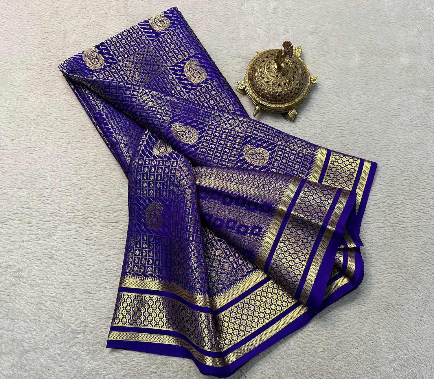 Classic Purple Indian Brocade Saree With Zari Design Ideal For Party And Ceremony Wear