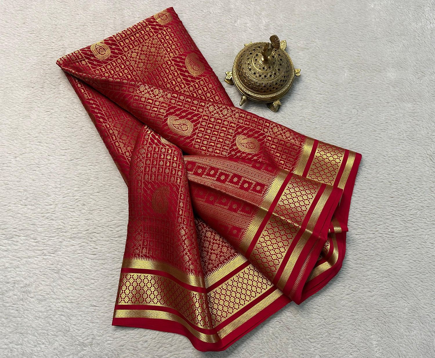 Red Premium Weaving Silk Saree With Traditional Zari Embellishments For Occasions