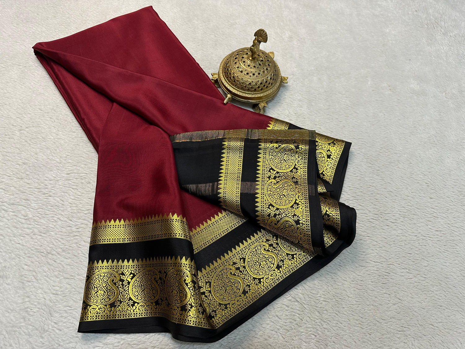 Fetching Traditional Mysore Silk Designer Zari Weaving Saree