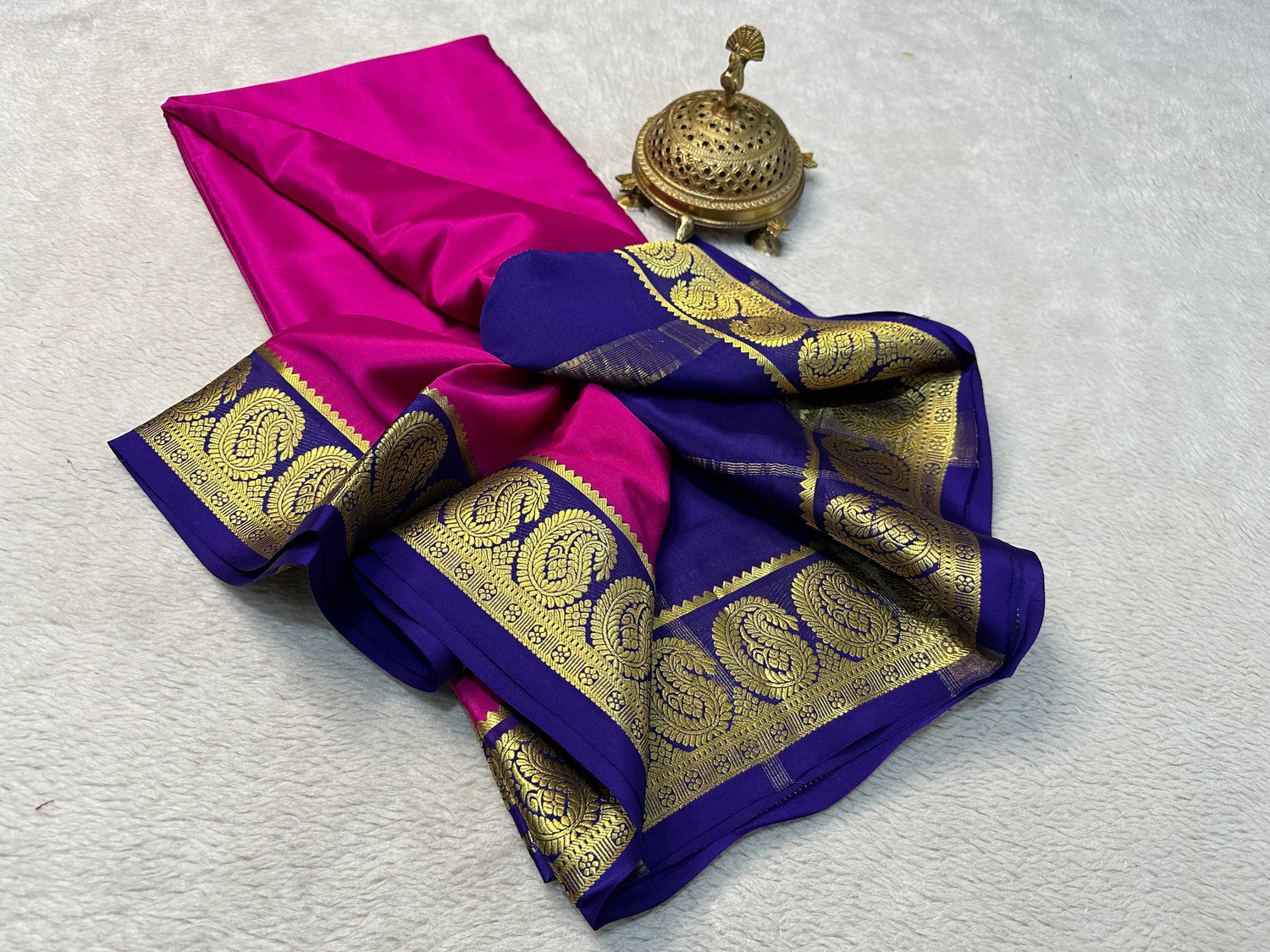 Fetching Traditional Mysore Silk Designer Zari Weaving Saree