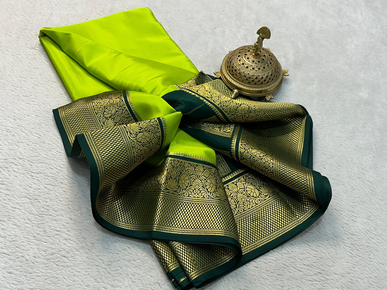 Splendiferous Traditional Mysore Silk Plain Zari Border Saree