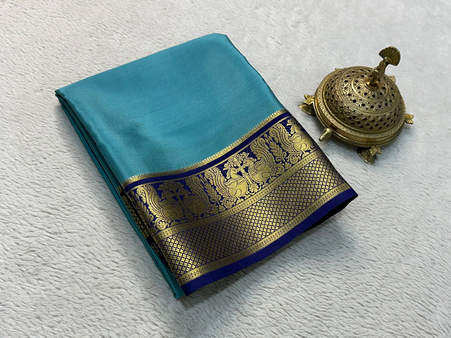 Splendiferous Traditional Mysore Silk Plain Zari Border Saree
