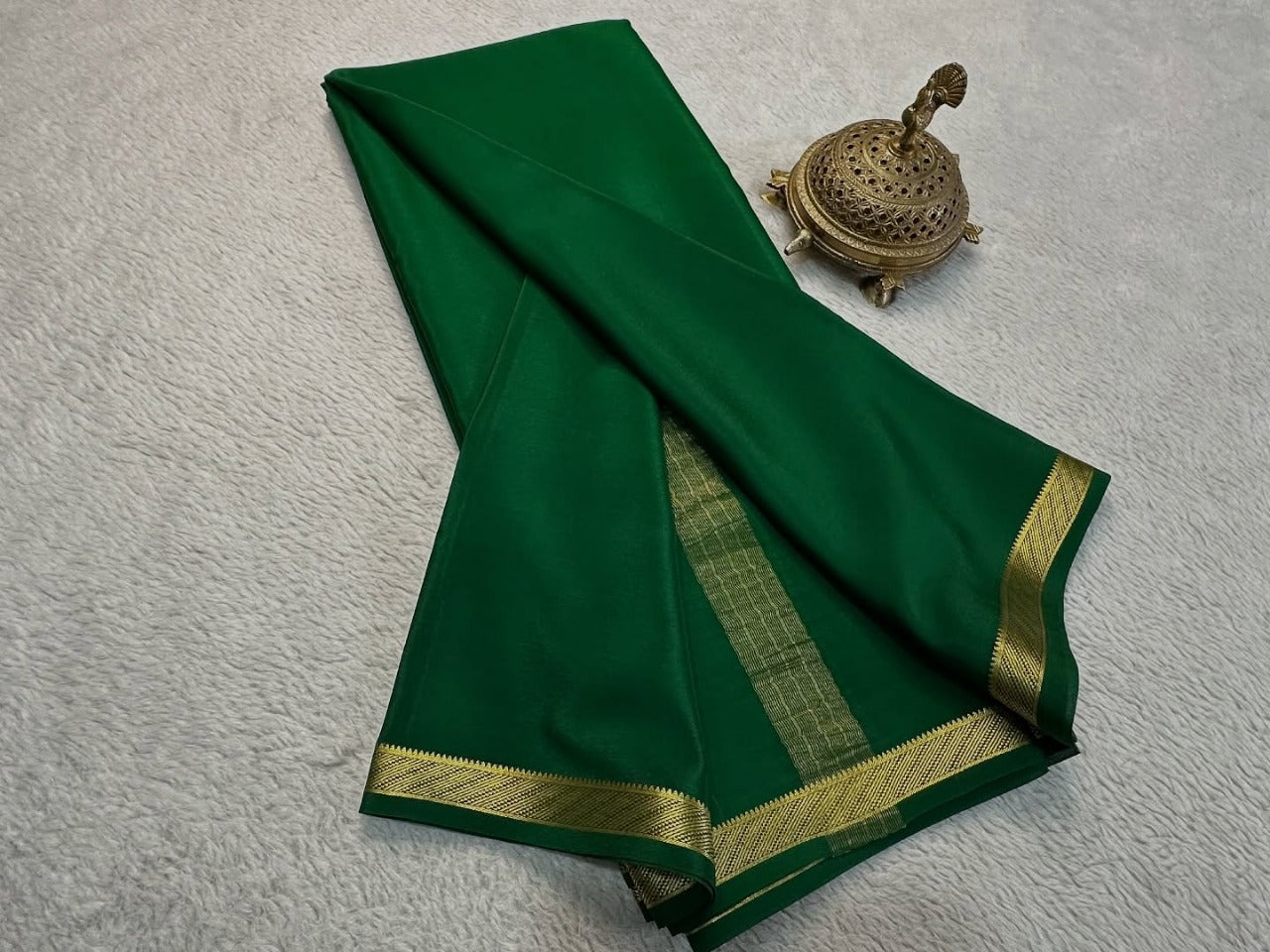 Majestic Traditional Mysore Silk Plain Zari Border Fancy Saree