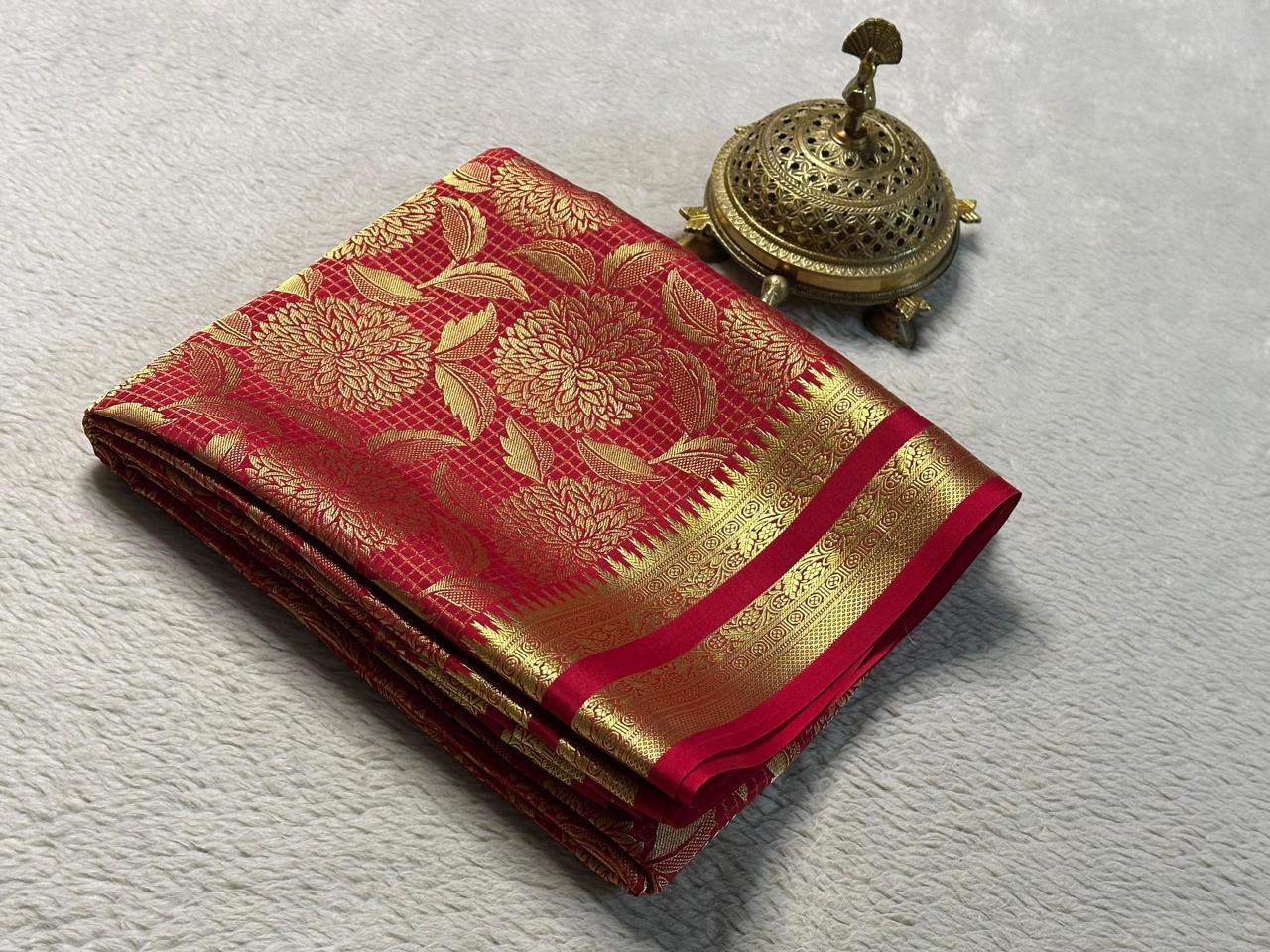 Gorgeous Traditional Mysore Silk Brocade Gold Zari Weaving Bridal Look Saree