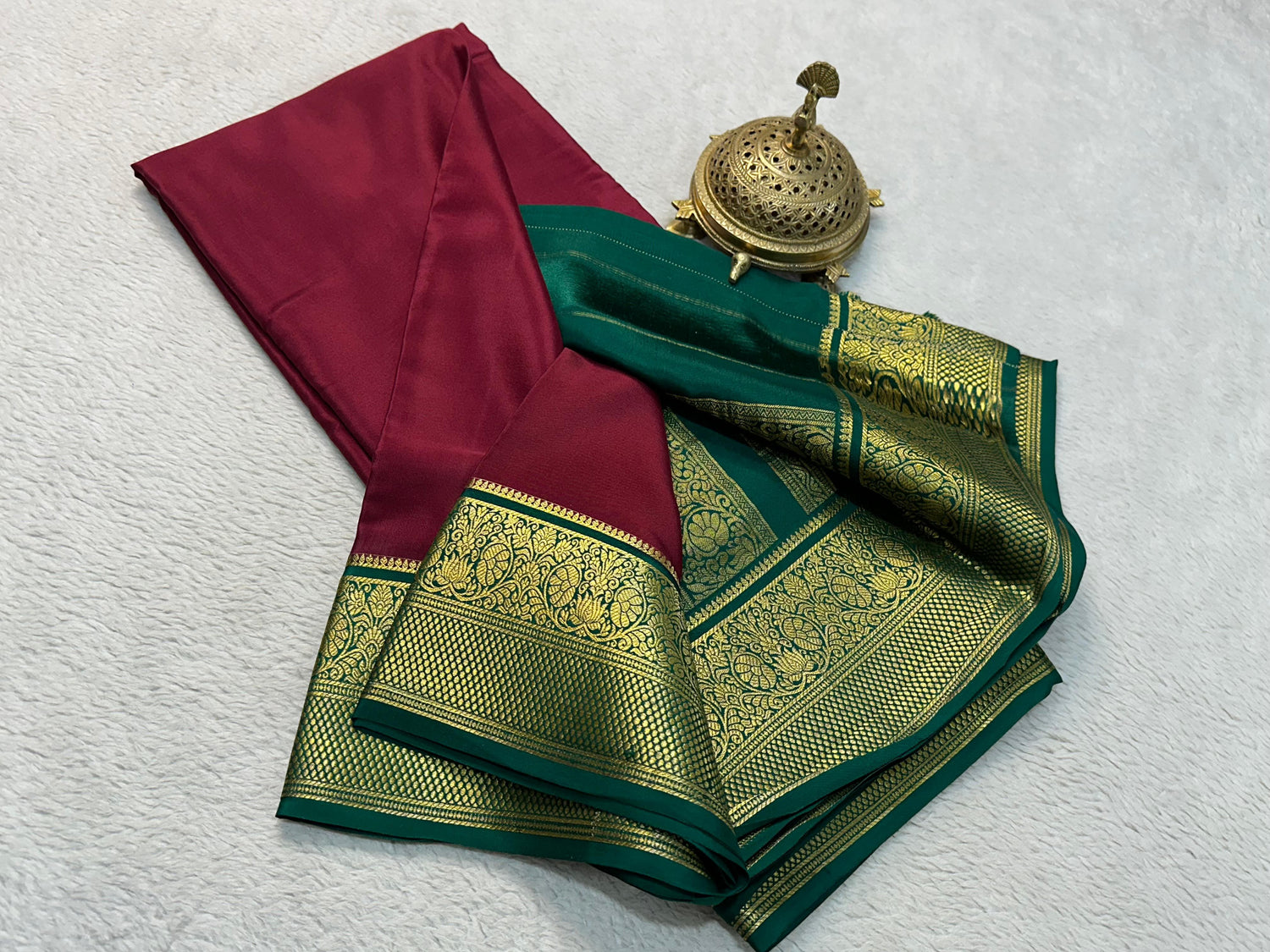 Beautiful Traditional Mysore Silk Plain Zari Border Stylish Saree