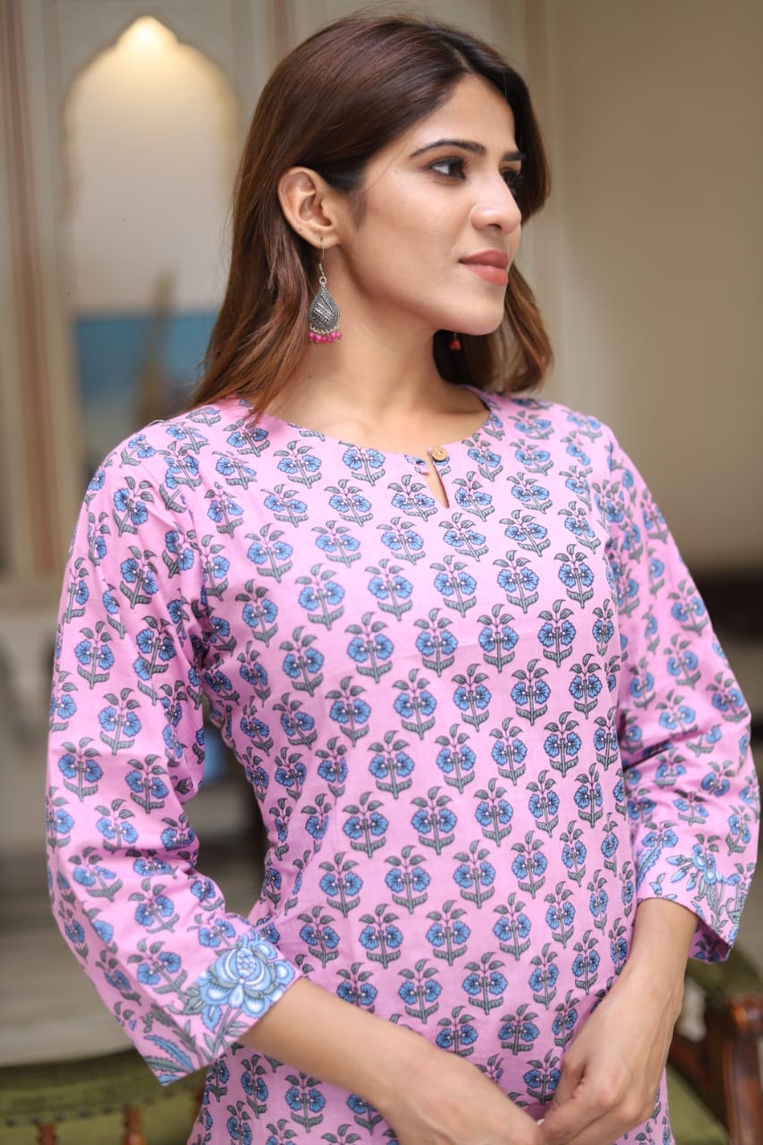 Women's Dusty Rose Pink Floral Jaal Print Short Top | Round Neck Relaxed Fit Casual Ethnic Kurti