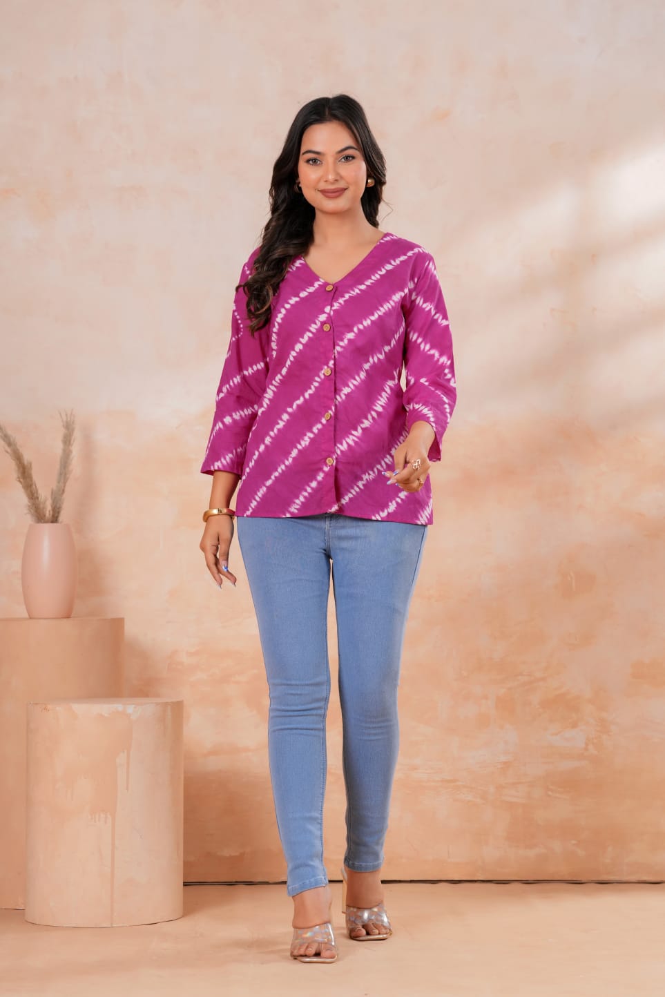 Women's Magenta Pink Leheriya Print V-Neck 3/4 Sleeve Short Kurti Top