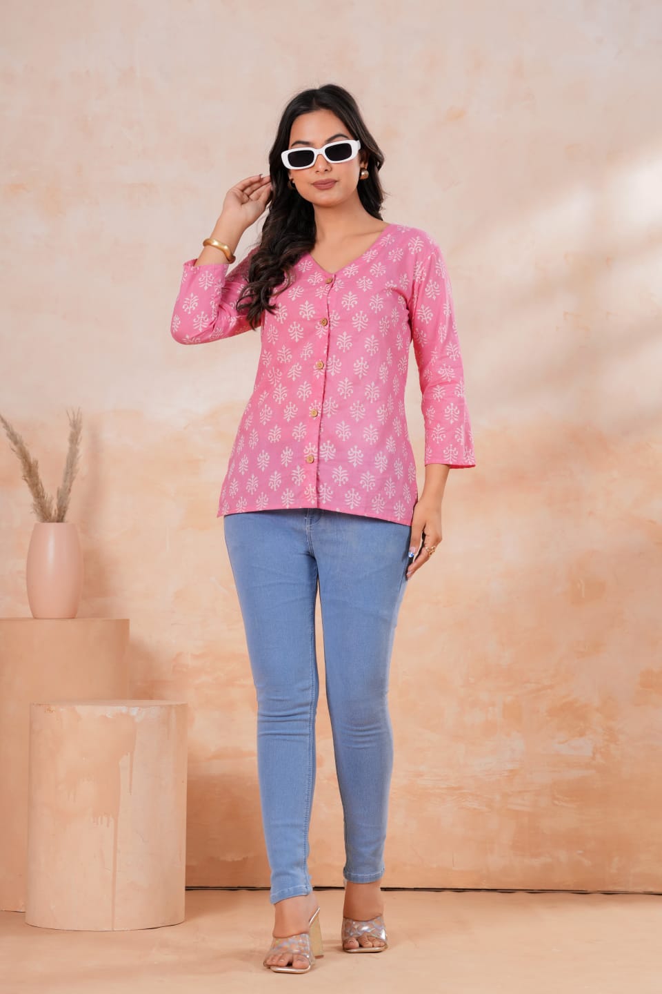 Women's Pink Floral Print V-Neck 3/4 Sleeve Casual Cotton Short Kurti Top