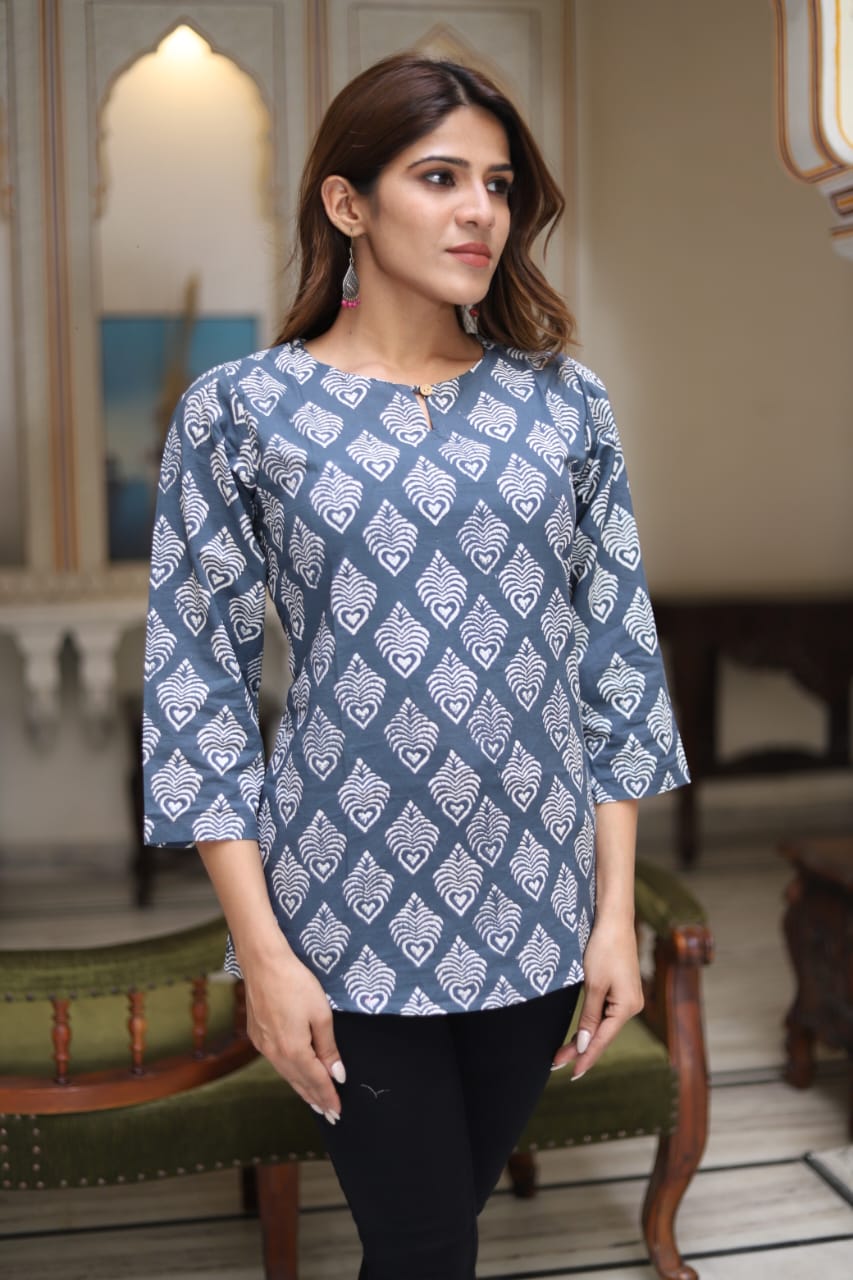 Women's Powder Blue Diamond Lattice Print Short Top | Round Neck Casual Ethnic Kurti Shirt