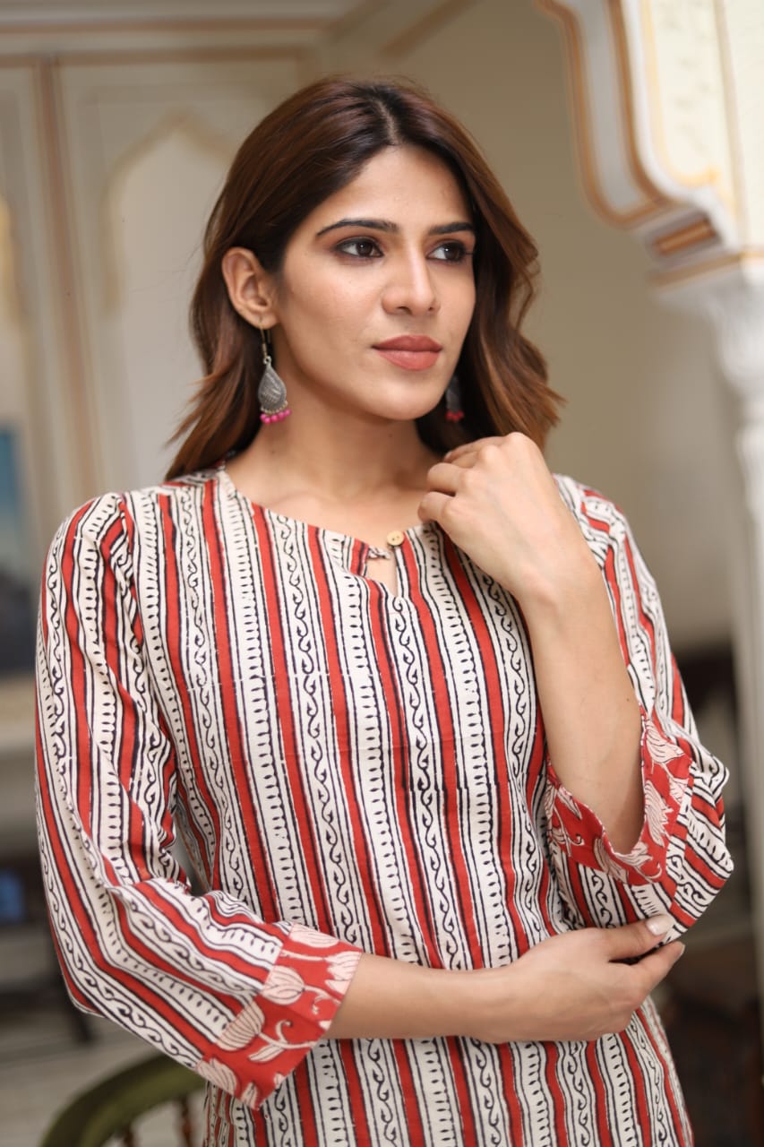 Women's Red & Cream Bold Stripe Block Print Top | Round Neck 3/4 Sleeve Casual Ethnic Kurti