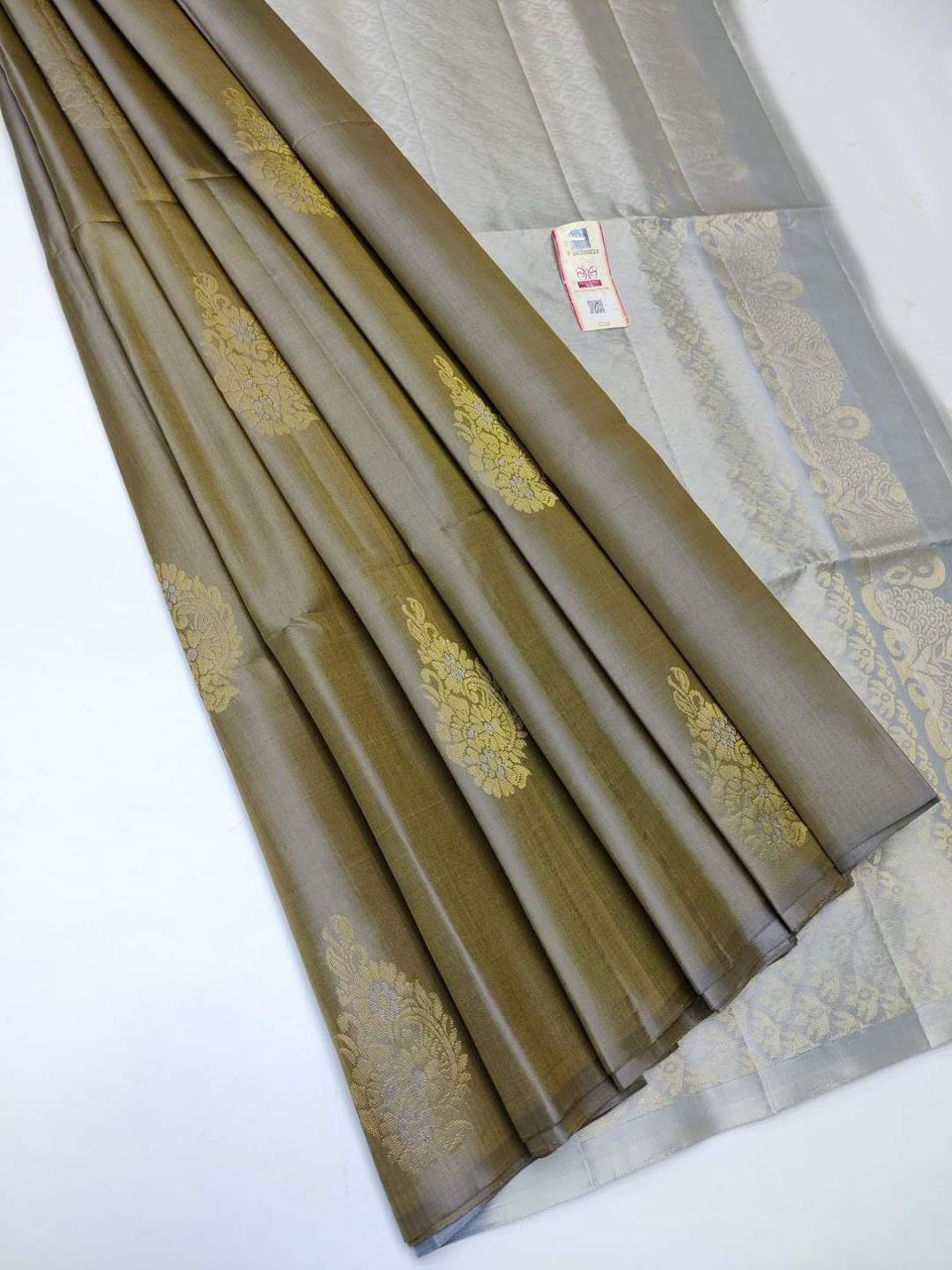 Cultural Charm Silver Silk Saree Authentic Kanchipuram Style