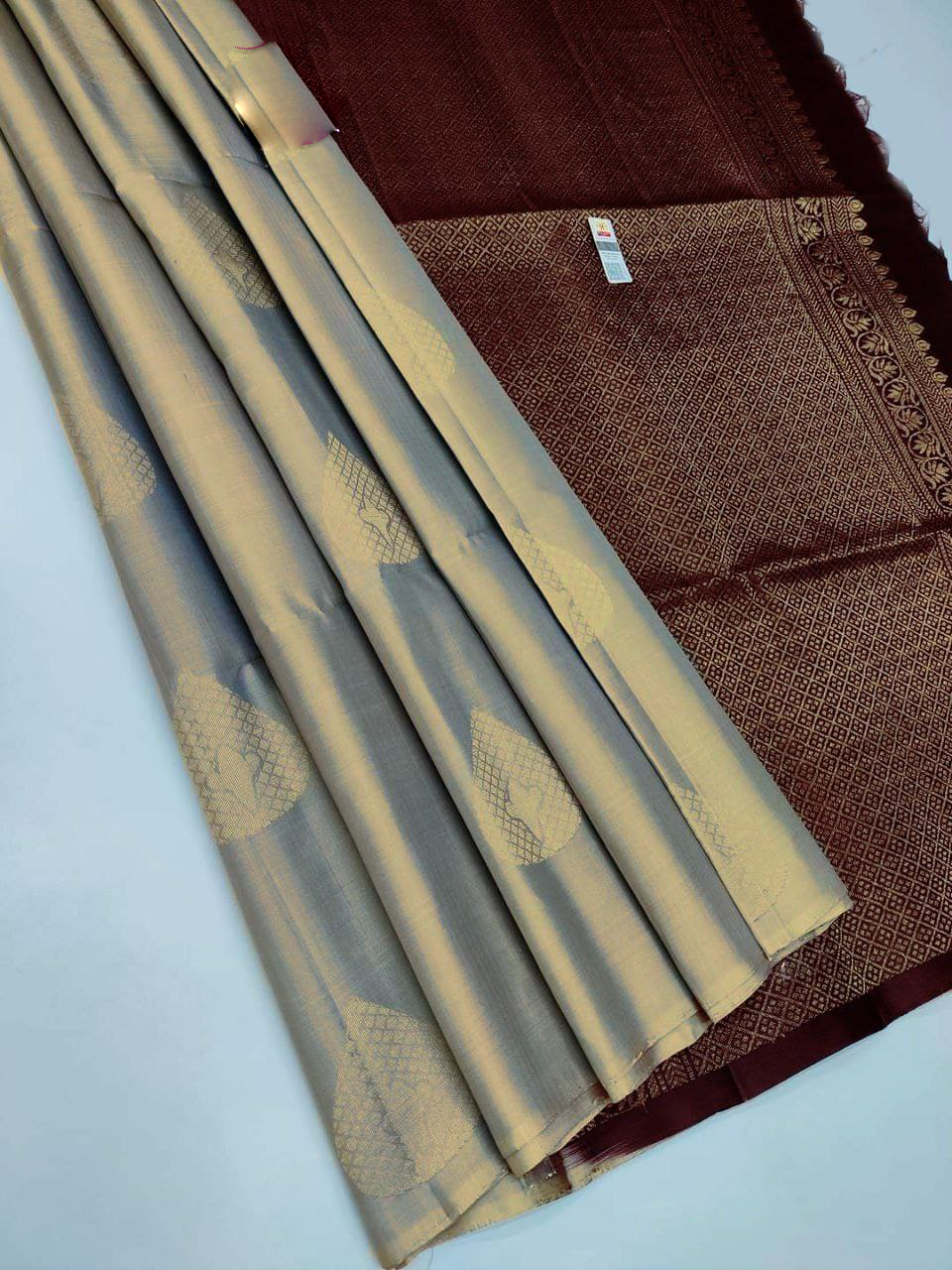 Exclusive Silver Traditional Silk Saree Kanchipuram Craftsmanship