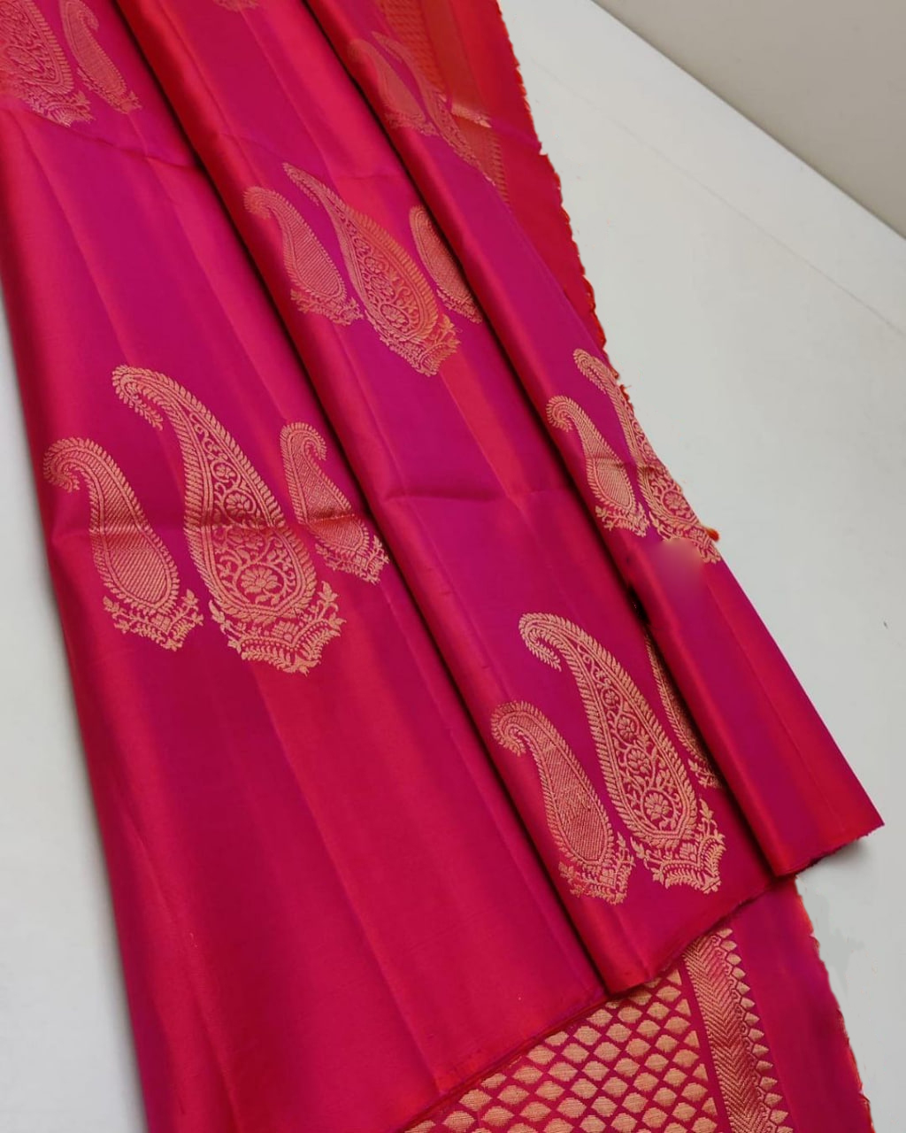 Traditional Handloom Saree In Pink Kanjivaram Silk Classic