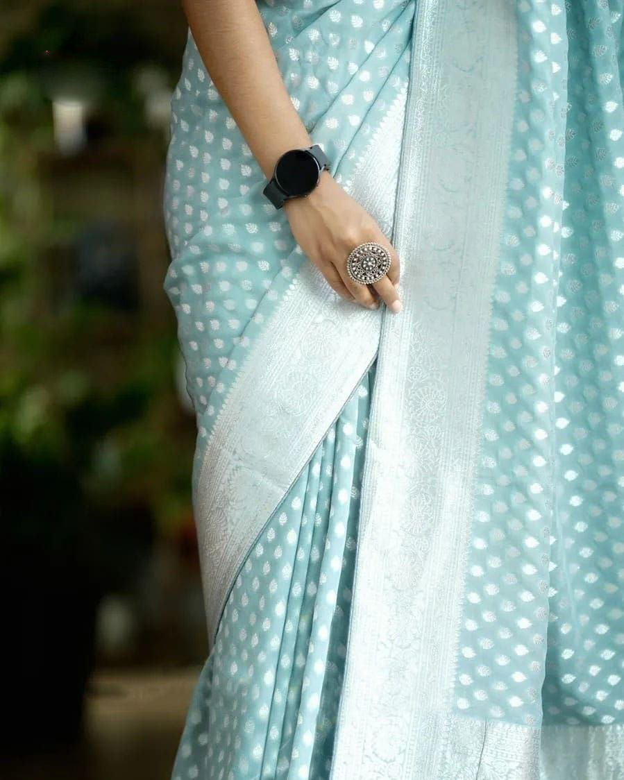 Traditional Soft Silk Saree With Designer Pallu And Blouse