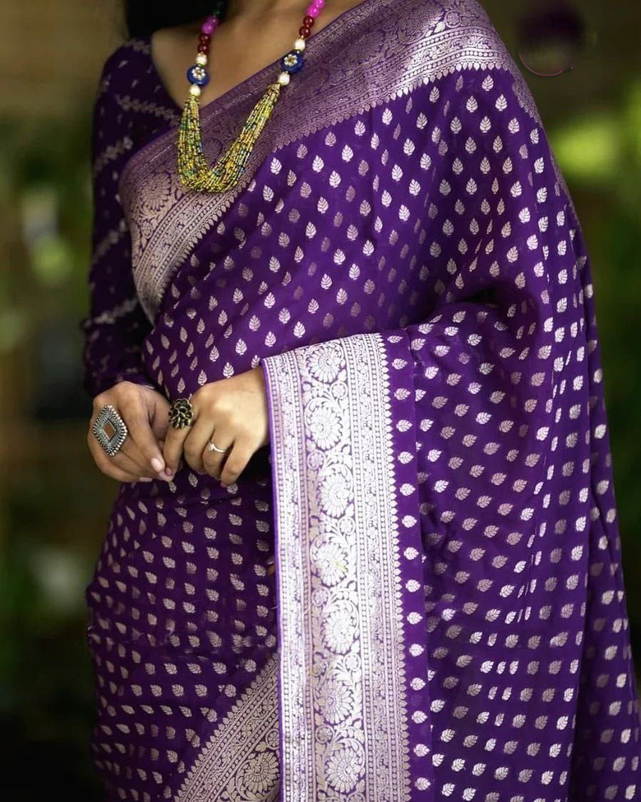Elegant Wedding Soft Silk Saree With Heavy Pallu And Blouse