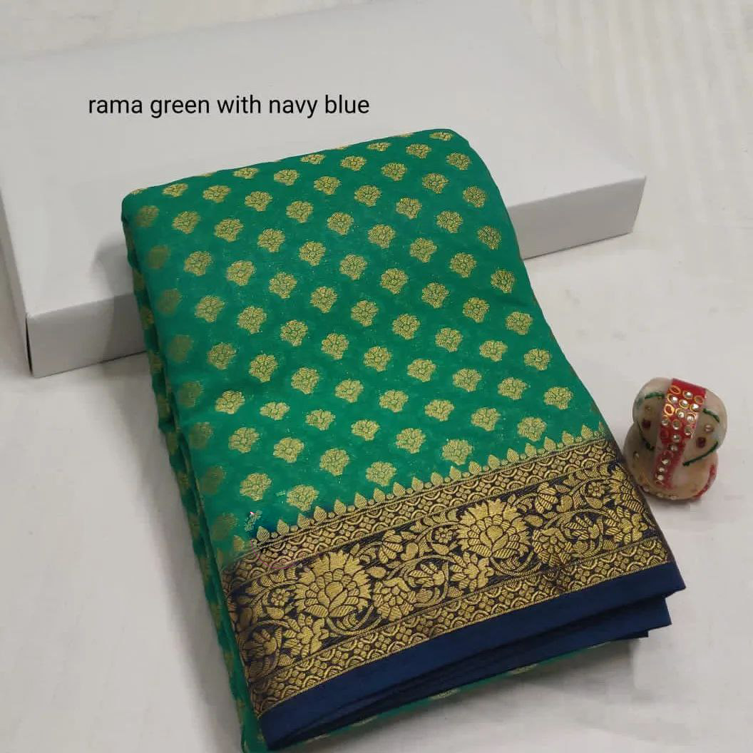 Rich Look Designer Silk Saree With Engaging Pallu And Blouse Fabric