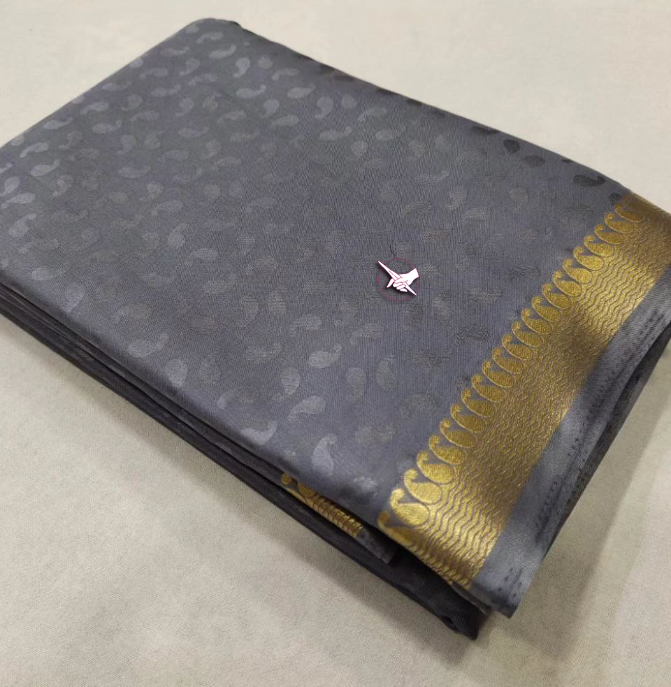 Graceful Mysore Silk Plain Saree With Border Detailing