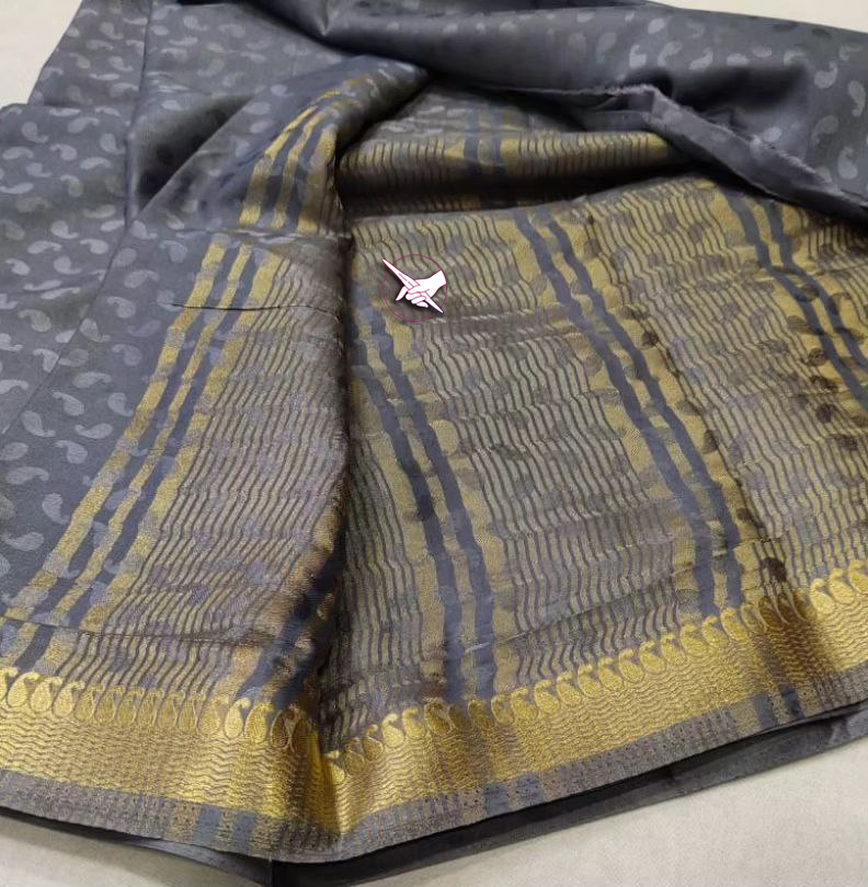 Graceful Mysore Silk Plain Saree With Border Detailing