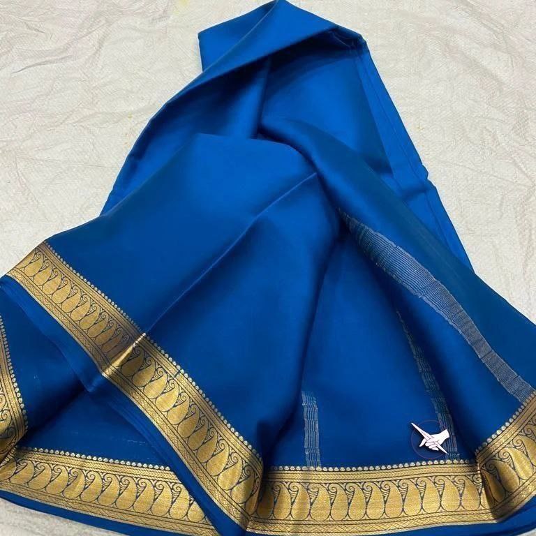 Festive Wear Green Silk Saree With Zari Detailing And Blouse Fabric