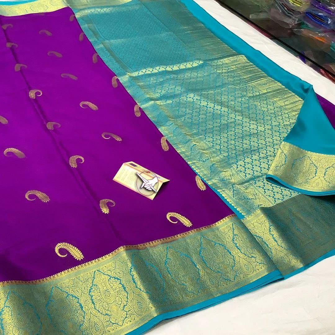 Engaging Soft Silk Saree With Heavy Pallu And Unstitched Blouse