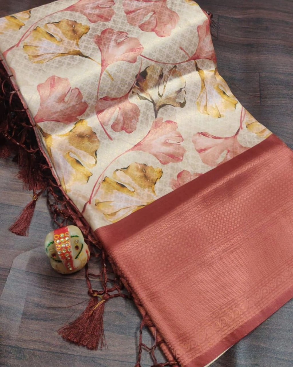 Graceful Pink Digital Print Soft Silk Saree For Party And Festive Wear