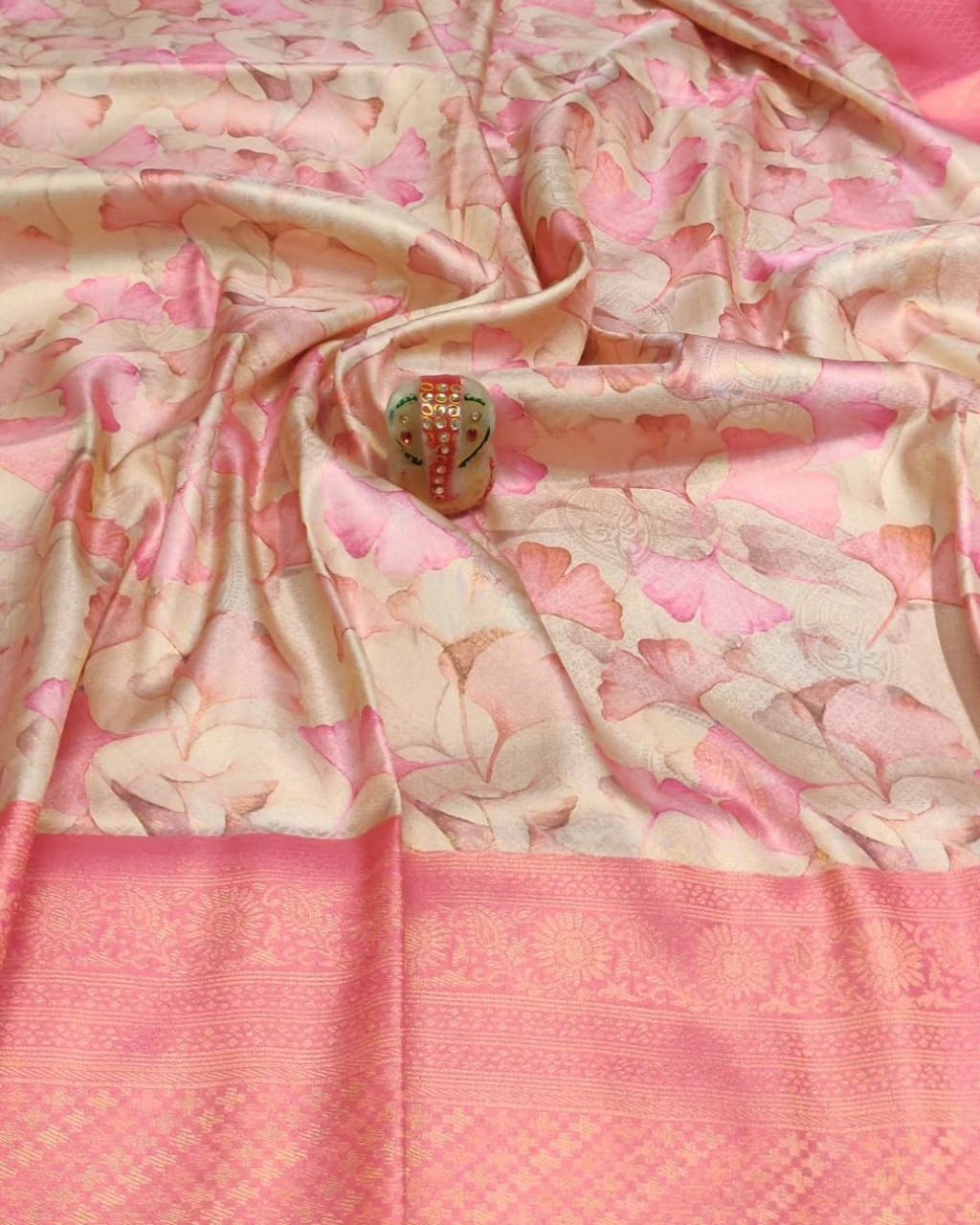 Graceful Pink Digital Print Soft Silk Saree For Party And Festive Wear