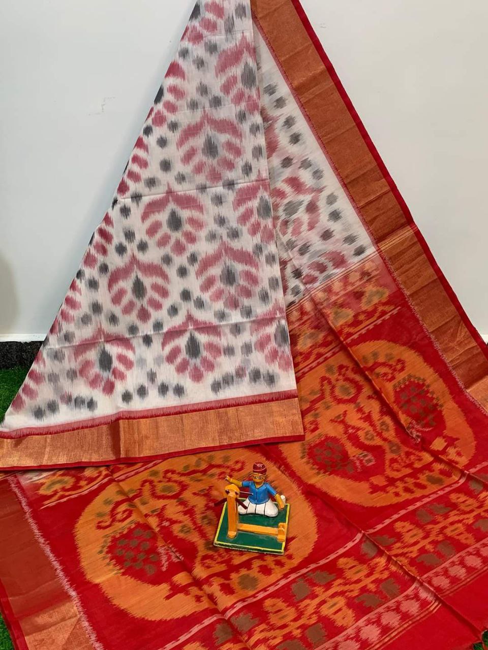 Handloom Heritage Saree In Soft Silk With Stunning Ikkat Print